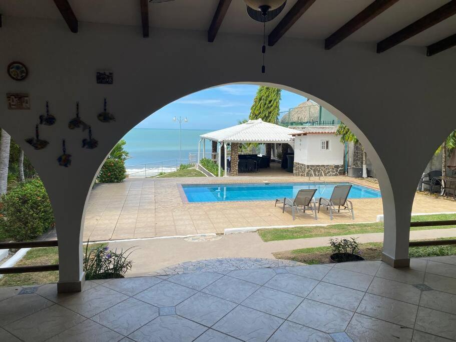Coronado Beachfront Tropical Home! Playa Coronado Exterior photo